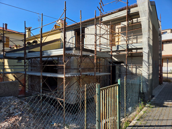 Ristrutturazione, consolidamento e ampliamento abitazione